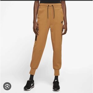 Nike Sportswear Tech Fleece Women's Pants Joggers (Desert Ochre) CW4292-754